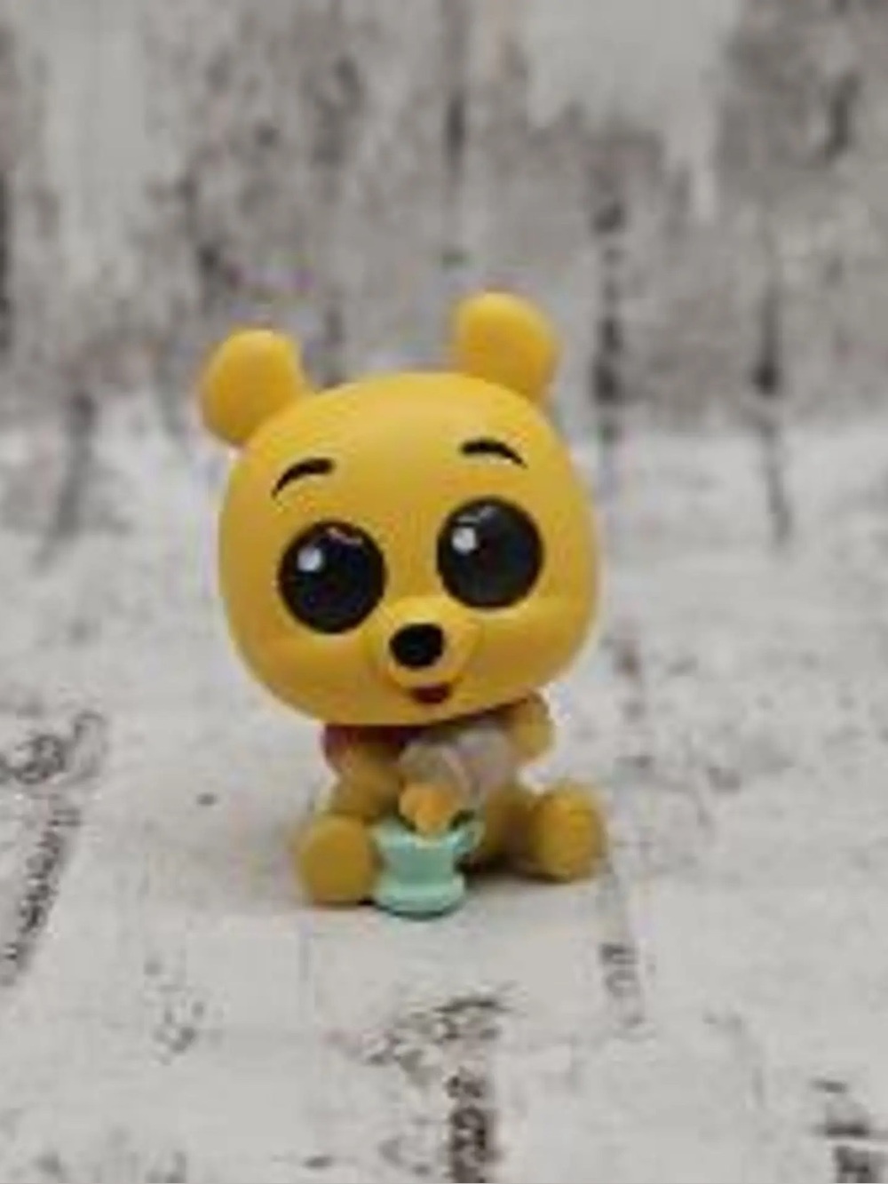 DISNEY DOORABLES SERIES LET’S PARTY Winnie